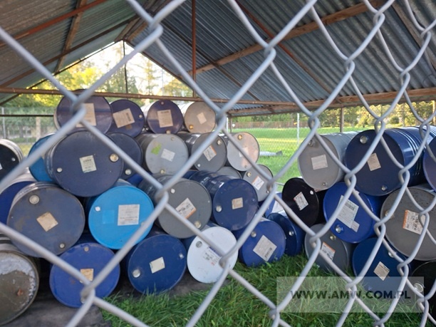 Odpadowe opakowania zawierające pozostałości substancji niebezpiecznych lub nimi zanieczyszczone (zużyte beczki metalowe po produktach MPS) (kod odpadu 15 01 10*) 